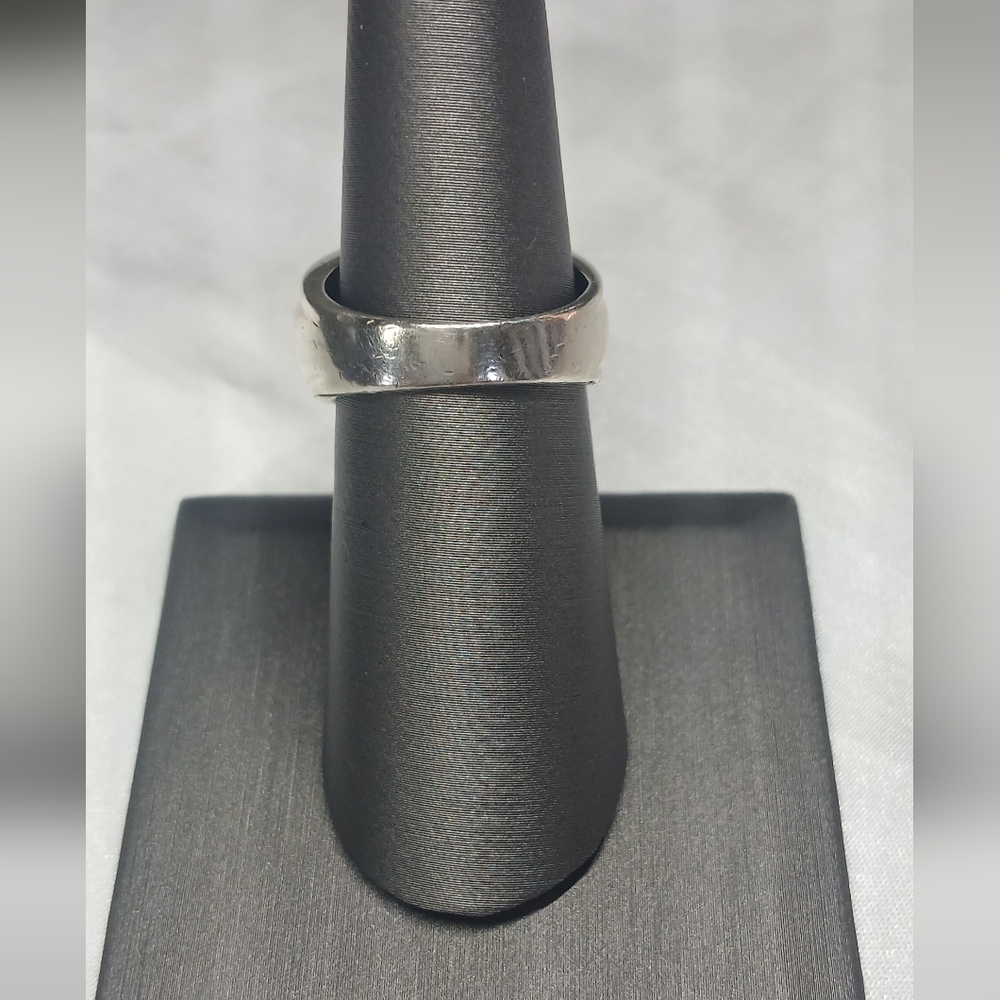 Sterling Silver & Black Onyx Ring. Size 7. - Picture 4 of 8